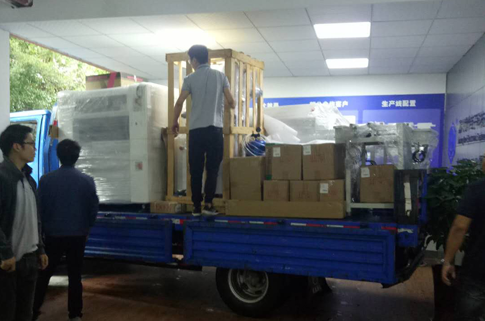 上海客户SMT设备专车送货，货到上门安装调试