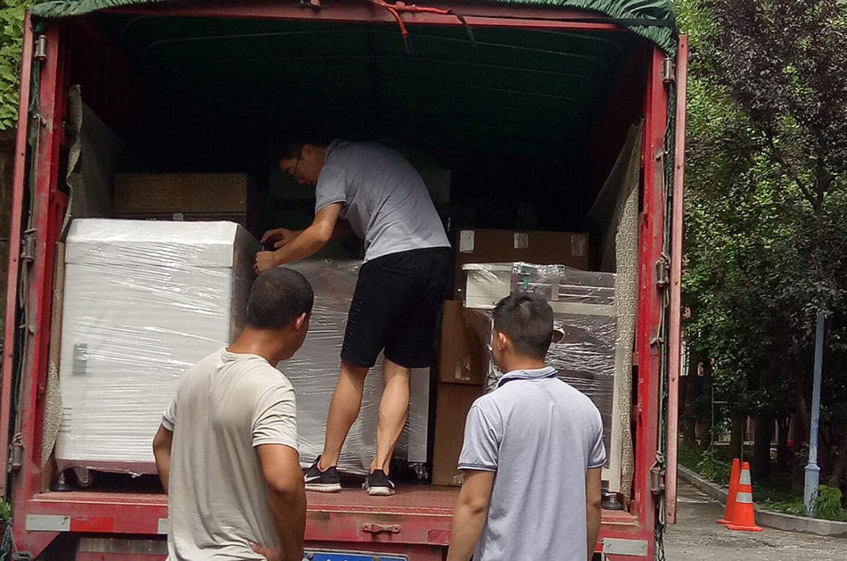 台州客户SMT设备专车送货，货到上门安装调试