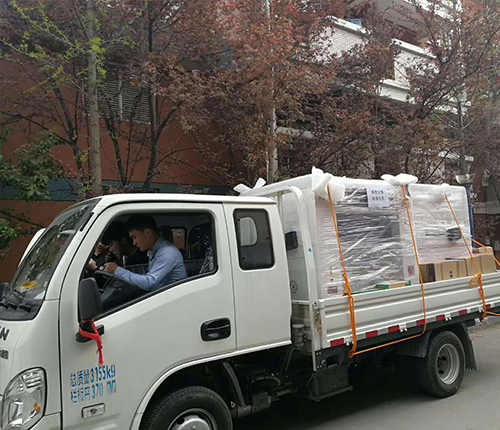 温州客户SMT设备专车送货，货到上门安装调试